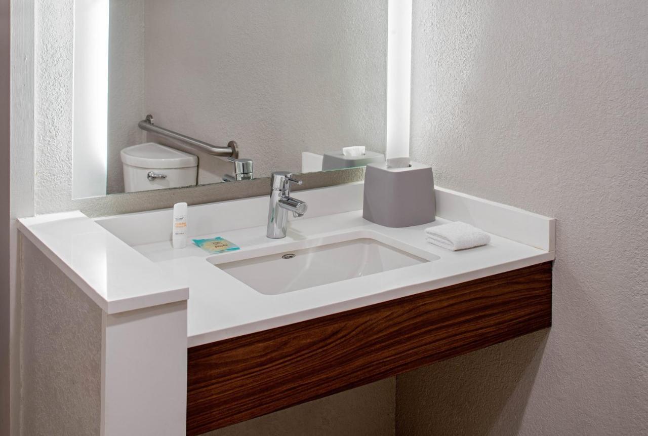 Holiday Inn Express New Orleans Downtown By Ihg Zewnętrze zdjęcie